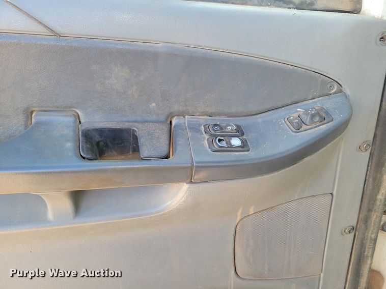 image for item LG9449 2009 Freightliner Columbia  semi truck