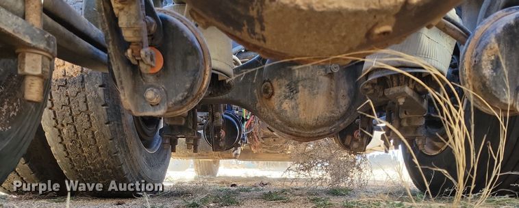 image for item LG9449 2009 Freightliner Columbia  semi truck