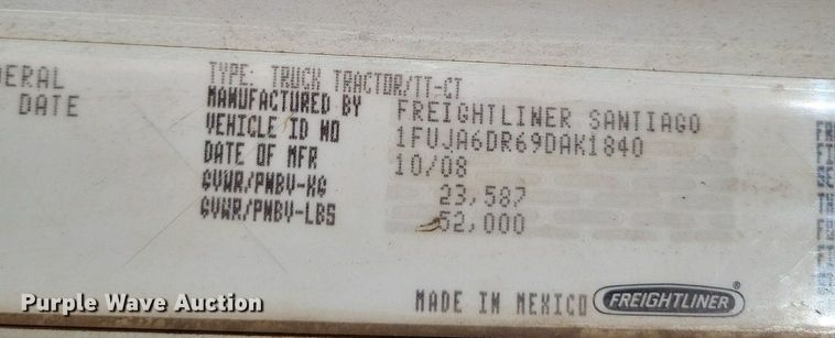 image for item LG9449 2009 Freightliner Columbia  semi truck