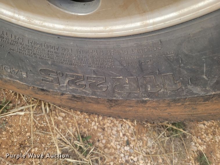 image for item LG9449 2009 Freightliner Columbia  semi truck