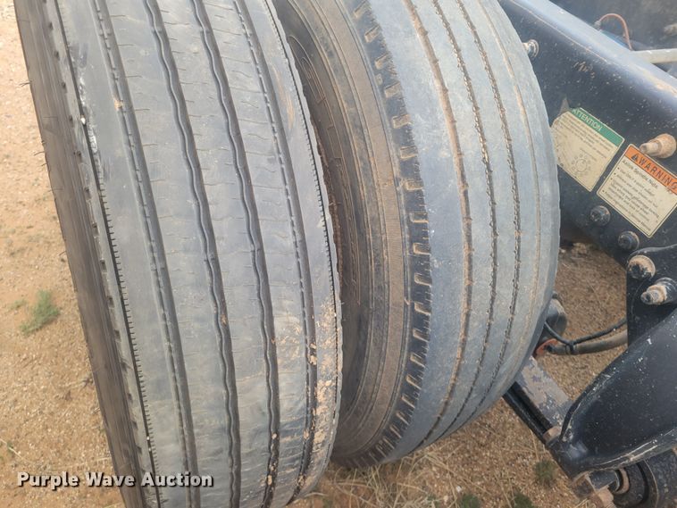 image for item LG9449 2009 Freightliner Columbia  semi truck