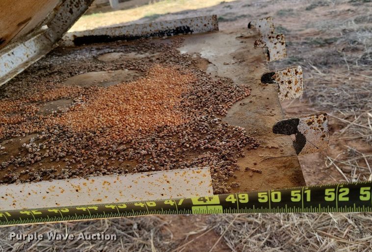 image for item LG9451 1980 Merritt GS-400-08  grain trailer