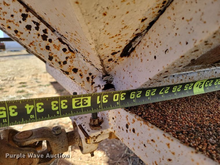 image for item LG9451 1980 Merritt GS-400-08  grain trailer