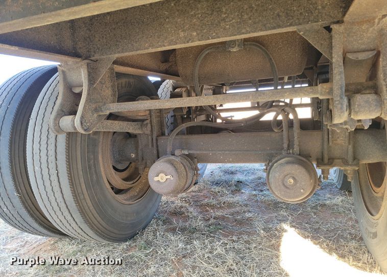 image for item LG9451 1980 Merritt GS-400-08  grain trailer