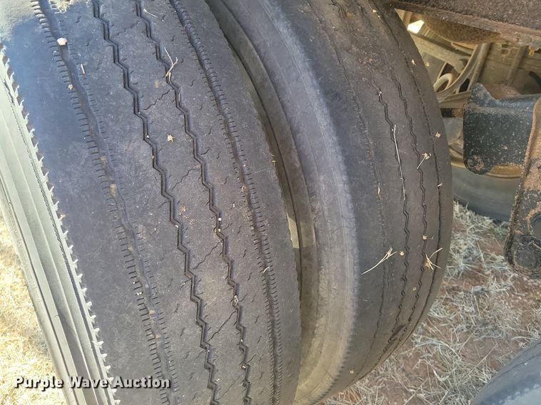 image for item LG9451 1980 Merritt GS-400-08  grain trailer