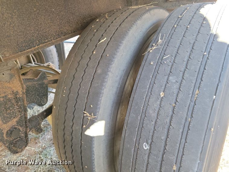 image for item LG9451 1980 Merritt GS-400-08  grain trailer