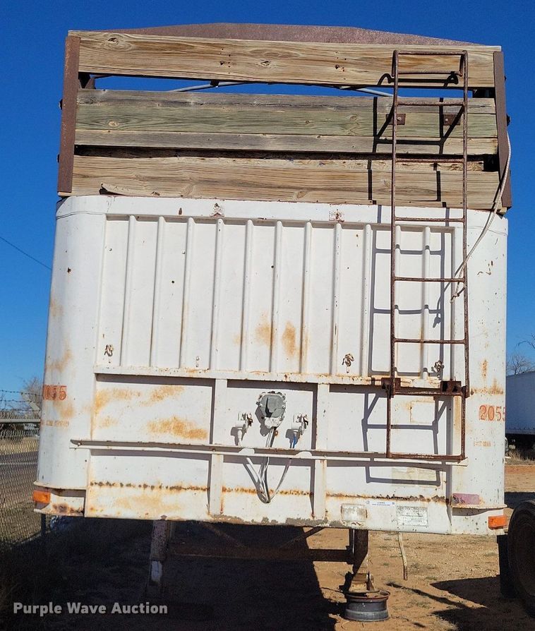 image for item LG9452 1978 Pullman  silage trailer