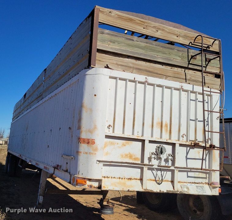 image for item LG9452 1978 Pullman  silage trailer