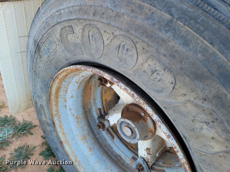 image for item LG9452 1978 Pullman  silage trailer