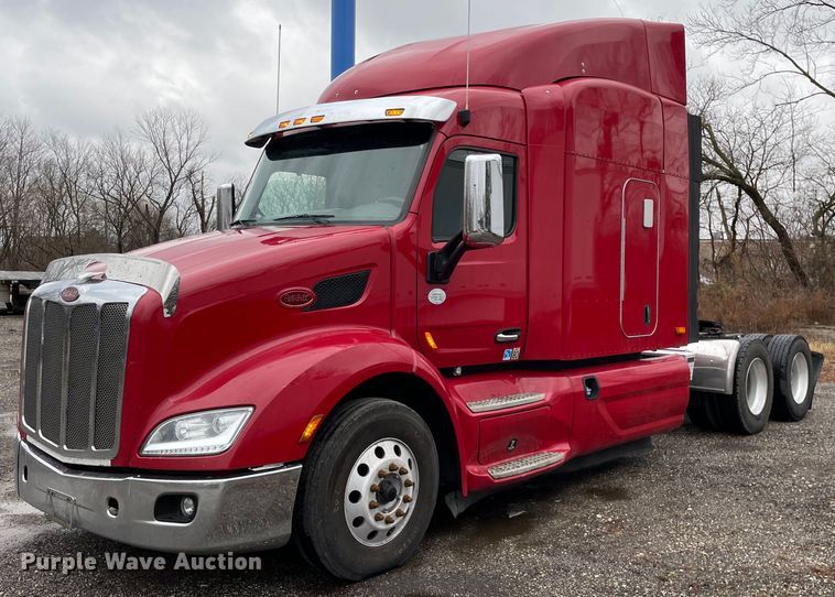 image for item MA9799 2016 Peterbilt 579  semi truck