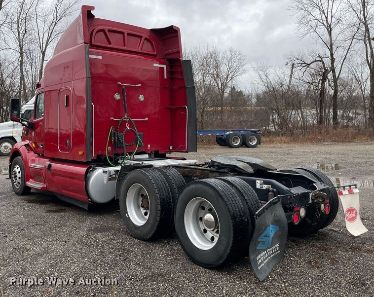 image for item MA9799 2016 Peterbilt 579  semi truck