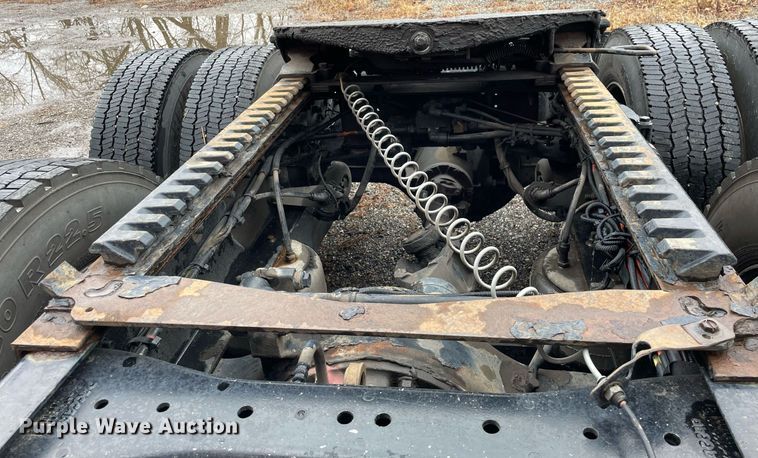 image for item MA9799 2016 Peterbilt 579  semi truck