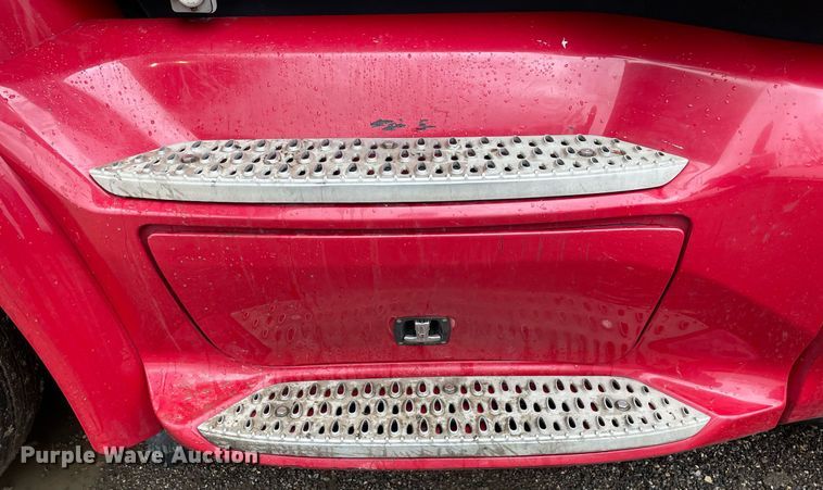 image for item MA9799 2016 Peterbilt 579  semi truck