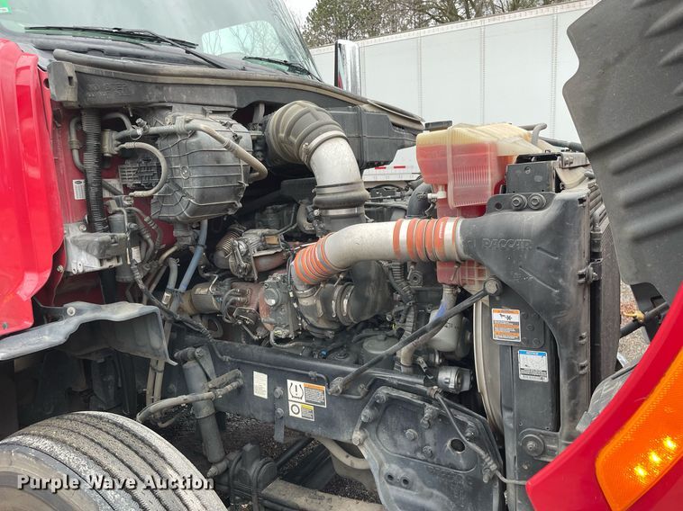 image for item MA9799 2016 Peterbilt 579  semi truck