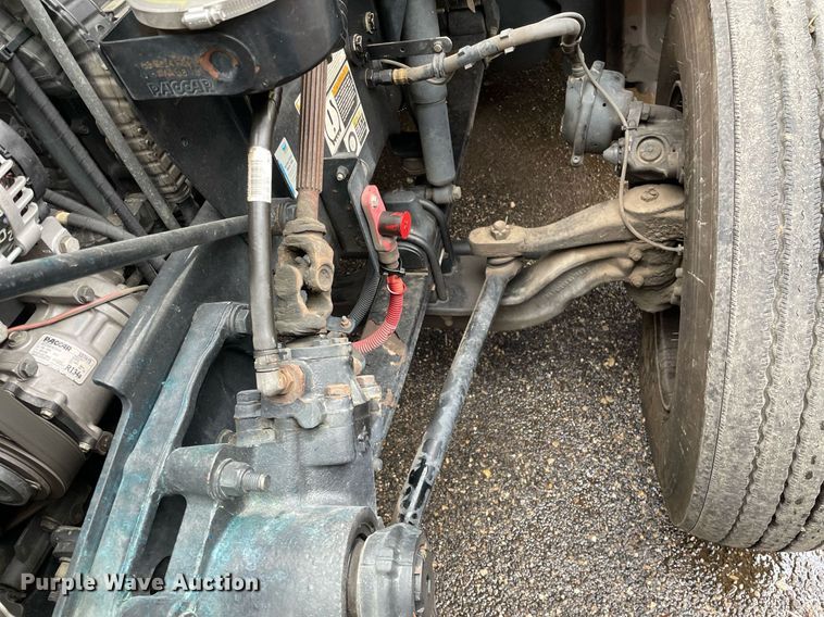 image for item MA9799 2016 Peterbilt 579  semi truck