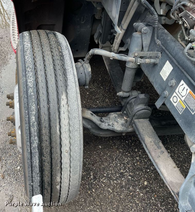 image for item MA9799 2016 Peterbilt 579  semi truck