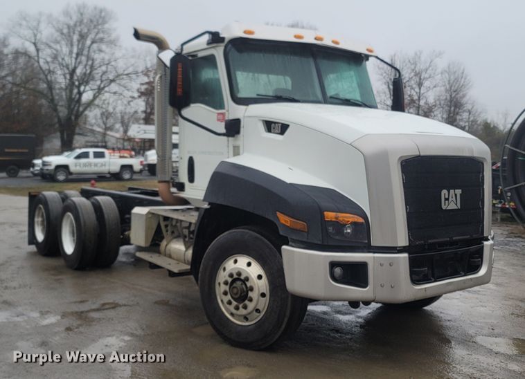 image for item MH9611 2012 Caterpillar CT660S  truck cab and chassis