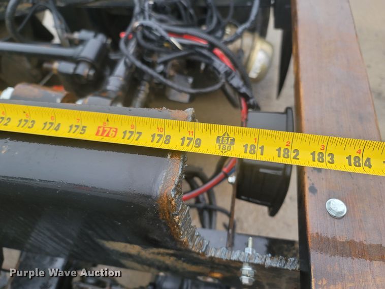 image for item MH9611 2012 Caterpillar CT660S  truck cab and chassis