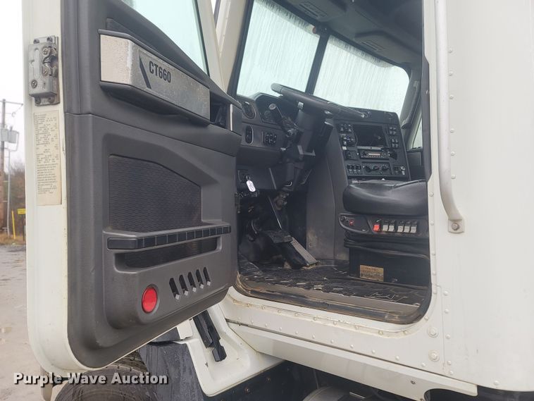 image for item MH9611 2012 Caterpillar CT660S  truck cab and chassis