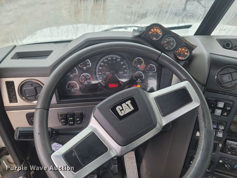 image for item MH9611 2012 Caterpillar CT660S  truck cab and chassis