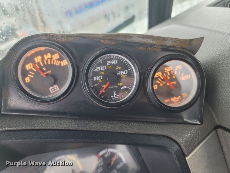 image for item MH9611 2012 Caterpillar CT660S  truck cab and chassis