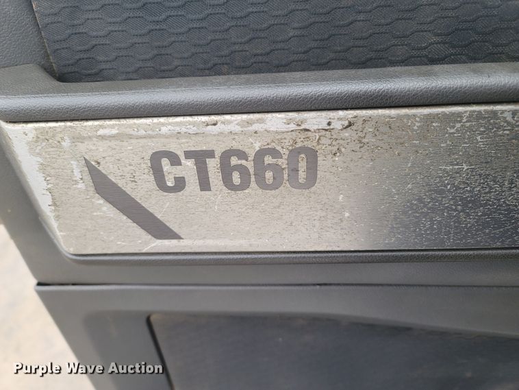 image for item MH9611 2012 Caterpillar CT660S  truck cab and chassis