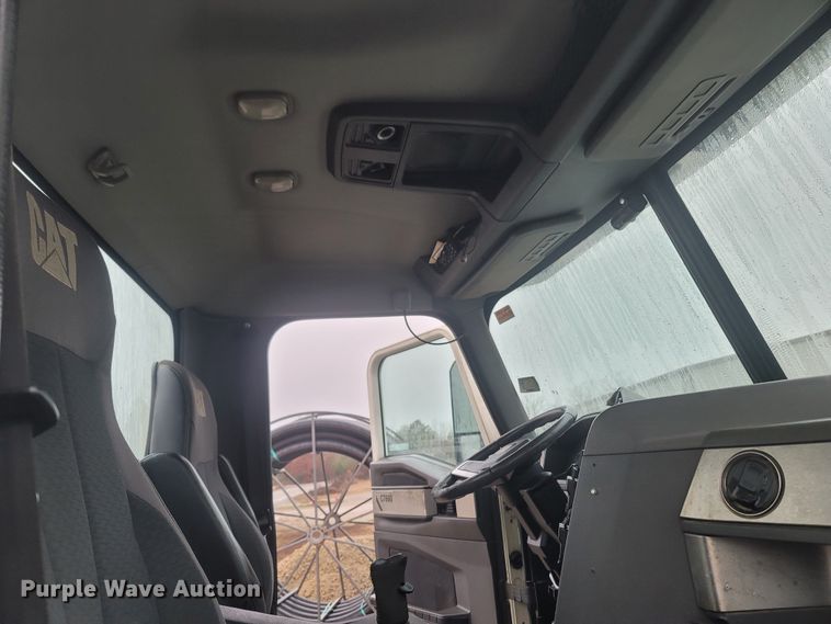 image for item MH9611 2012 Caterpillar CT660S  truck cab and chassis