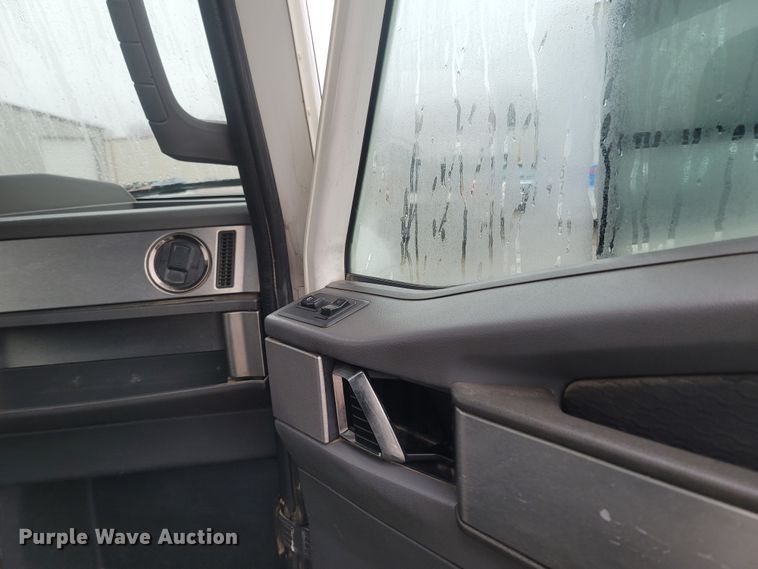 image for item MH9611 2012 Caterpillar CT660S  truck cab and chassis