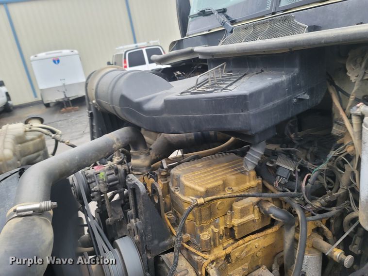 image for item MH9611 2012 Caterpillar CT660S  truck cab and chassis