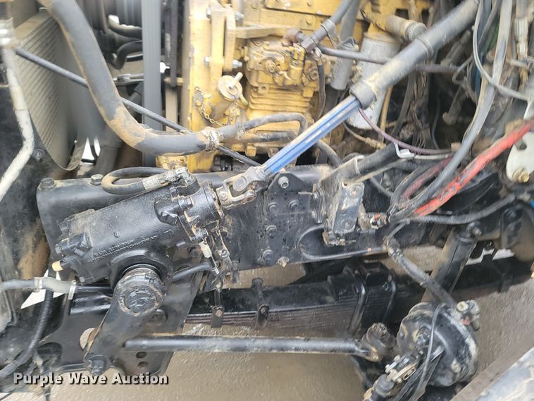 image for item MH9611 2012 Caterpillar CT660S  truck cab and chassis