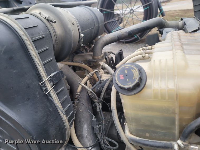 image for item MH9611 2012 Caterpillar CT660S  truck cab and chassis