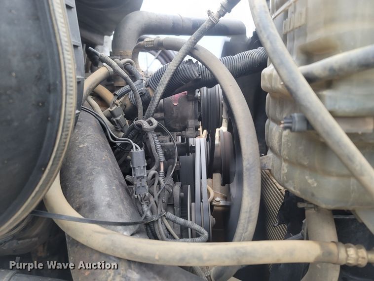 image for item MH9611 2012 Caterpillar CT660S  truck cab and chassis