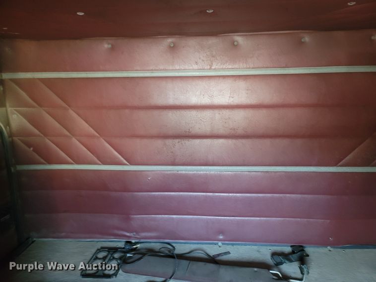 image for item MH9664 1994 International 9400  semi truck