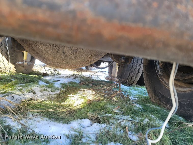 image for item MH9664 1994 International 9400  semi truck