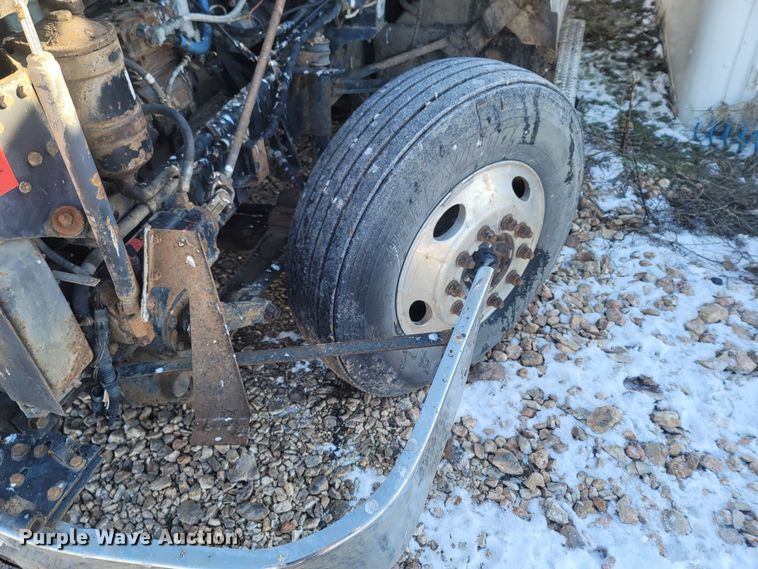 image for item MH9664 1994 International 9400  semi truck