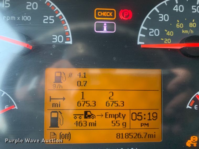 image for item MH9901 2011 Volvo VNL  semi truck