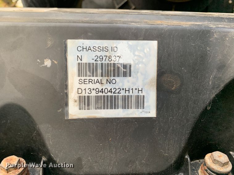 image for item MH9901 2011 Volvo VNL  semi truck