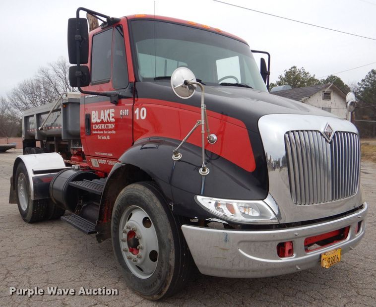 image for item MM9623 2005 International 8600  semi truck