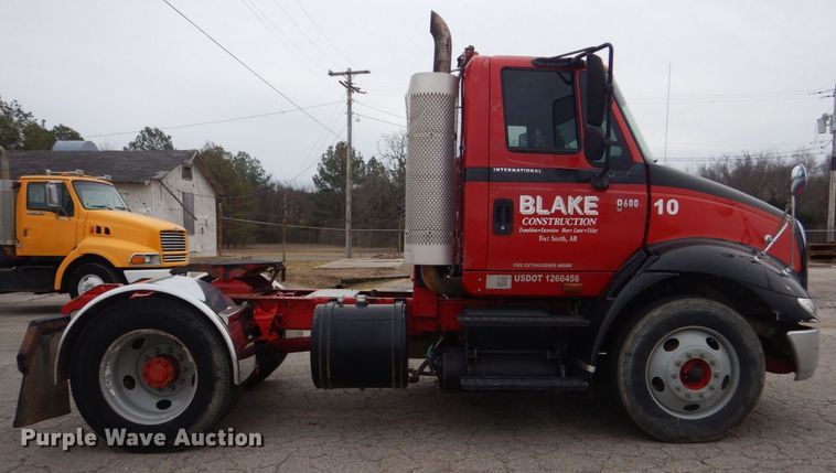 image for item MM9623 2005 International 8600  semi truck