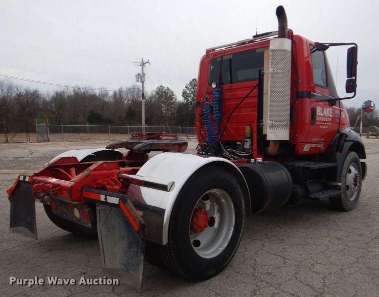 image for item MM9623 2005 International 8600  semi truck