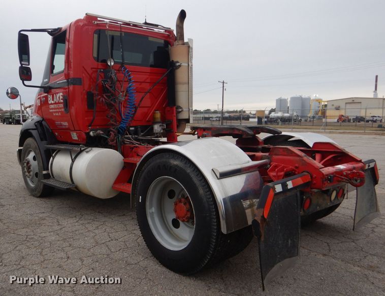 image for item MM9623 2005 International 8600  semi truck