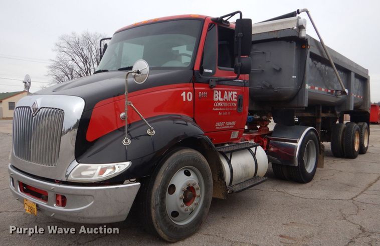 image for item MM9623 2005 International 8600  semi truck