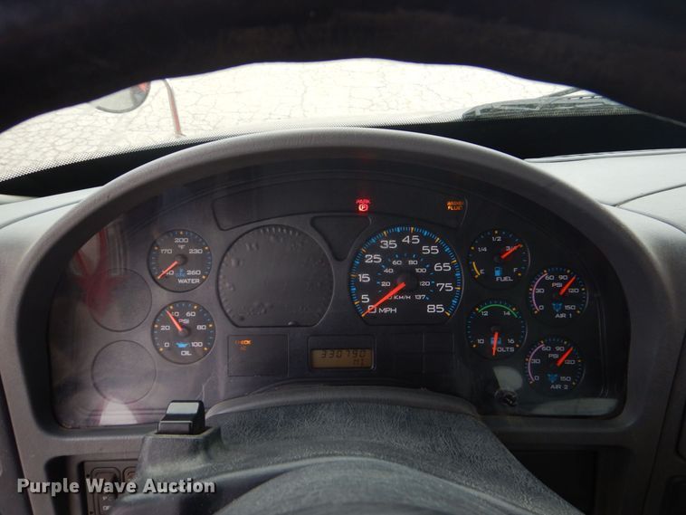 image for item MM9623 2005 International 8600  semi truck