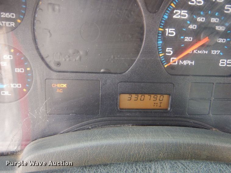 image for item MM9623 2005 International 8600  semi truck