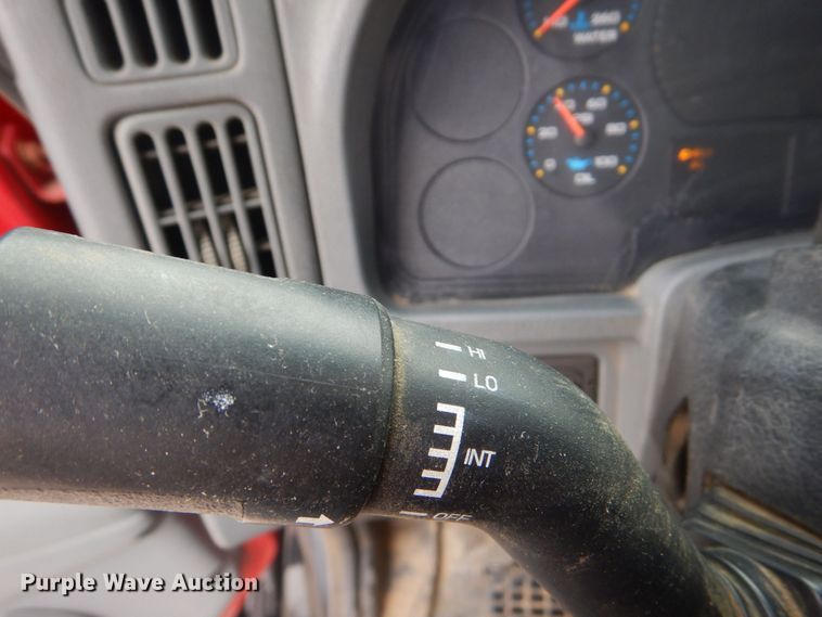 image for item MM9623 2005 International 8600  semi truck