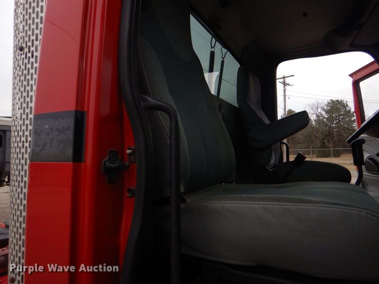 image for item MM9623 2005 International 8600  semi truck