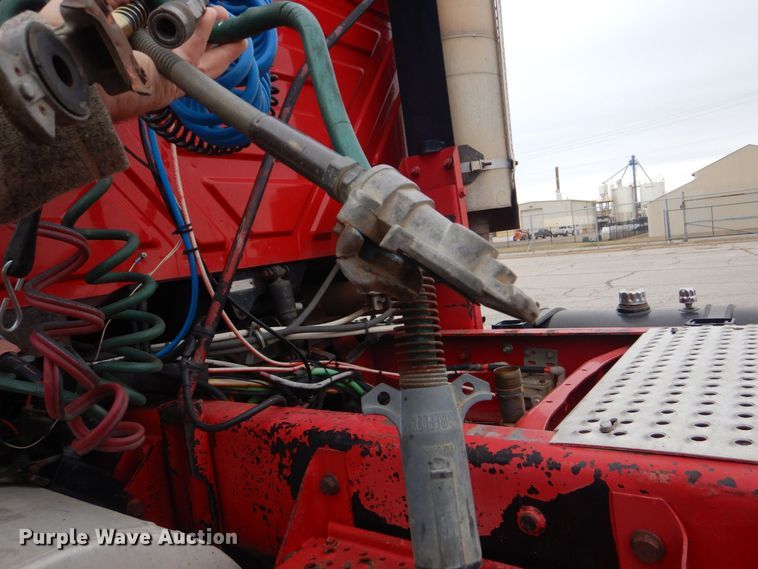 image for item MM9623 2005 International 8600  semi truck