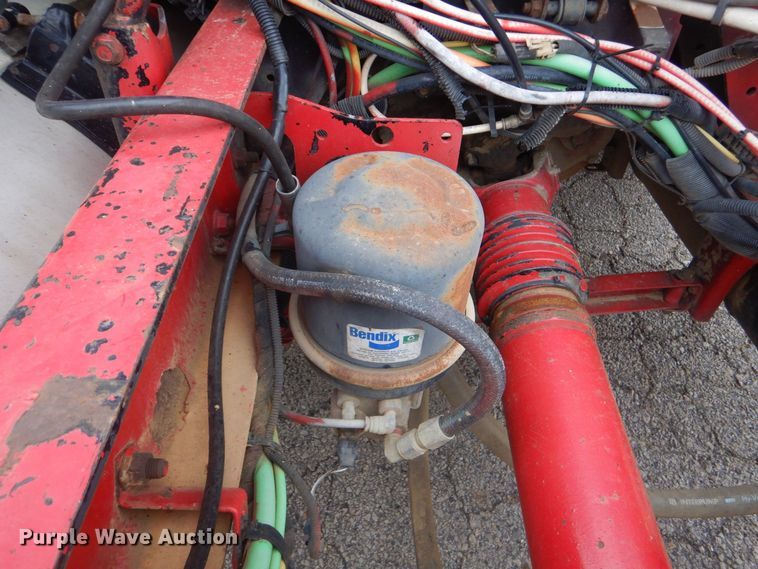 image for item MM9623 2005 International 8600  semi truck