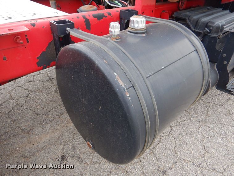 image for item MM9623 2005 International 8600  semi truck