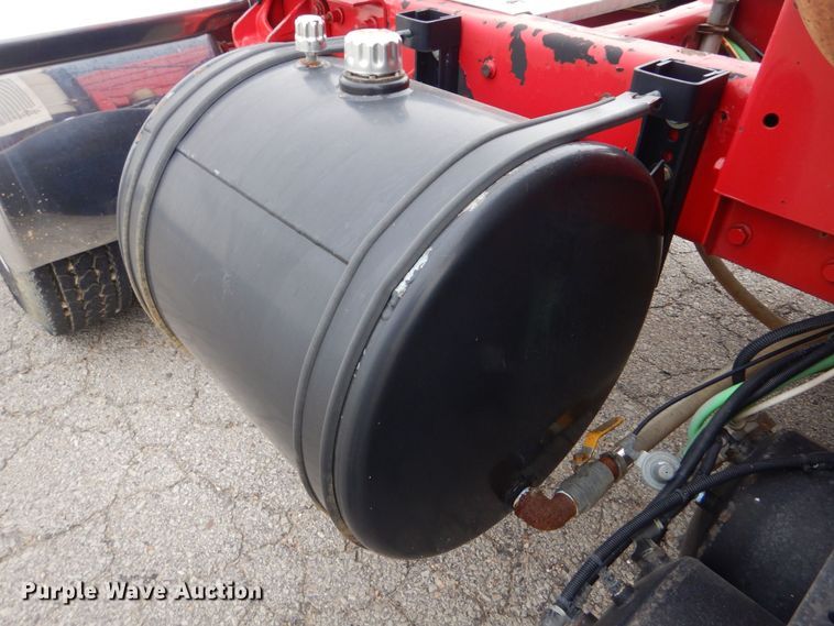 image for item MM9623 2005 International 8600  semi truck